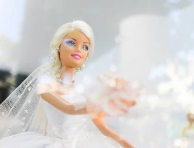 Τι είναι το «Barbie doll Syndrome» που απασχολεί τους γιατρούς
